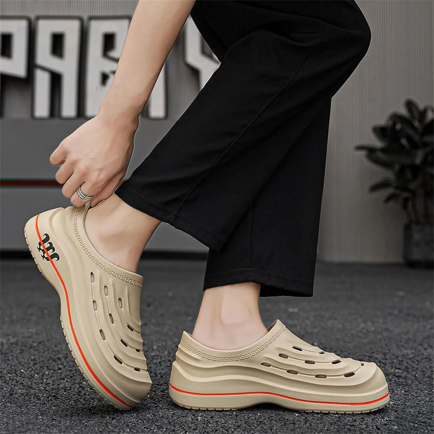 Armadillo Clogs Nurse Shoes for Women Men Slip-Resistant Ideal Work Shoes Oil Resistant Chef Wide Waterproof Shoe