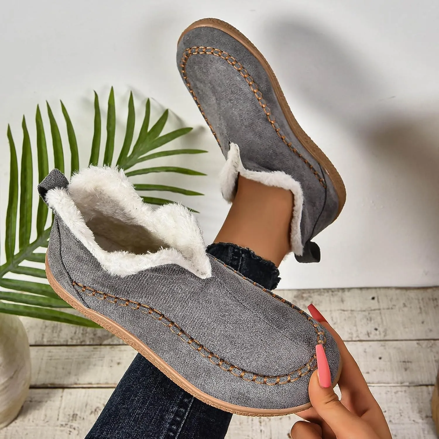 Cathalem Snow Boots for Women Winter Warm Booties Fur Lined Anti-Slip Ankle Boots Outdoor Slip On Booties Comfortable Warm Shoes