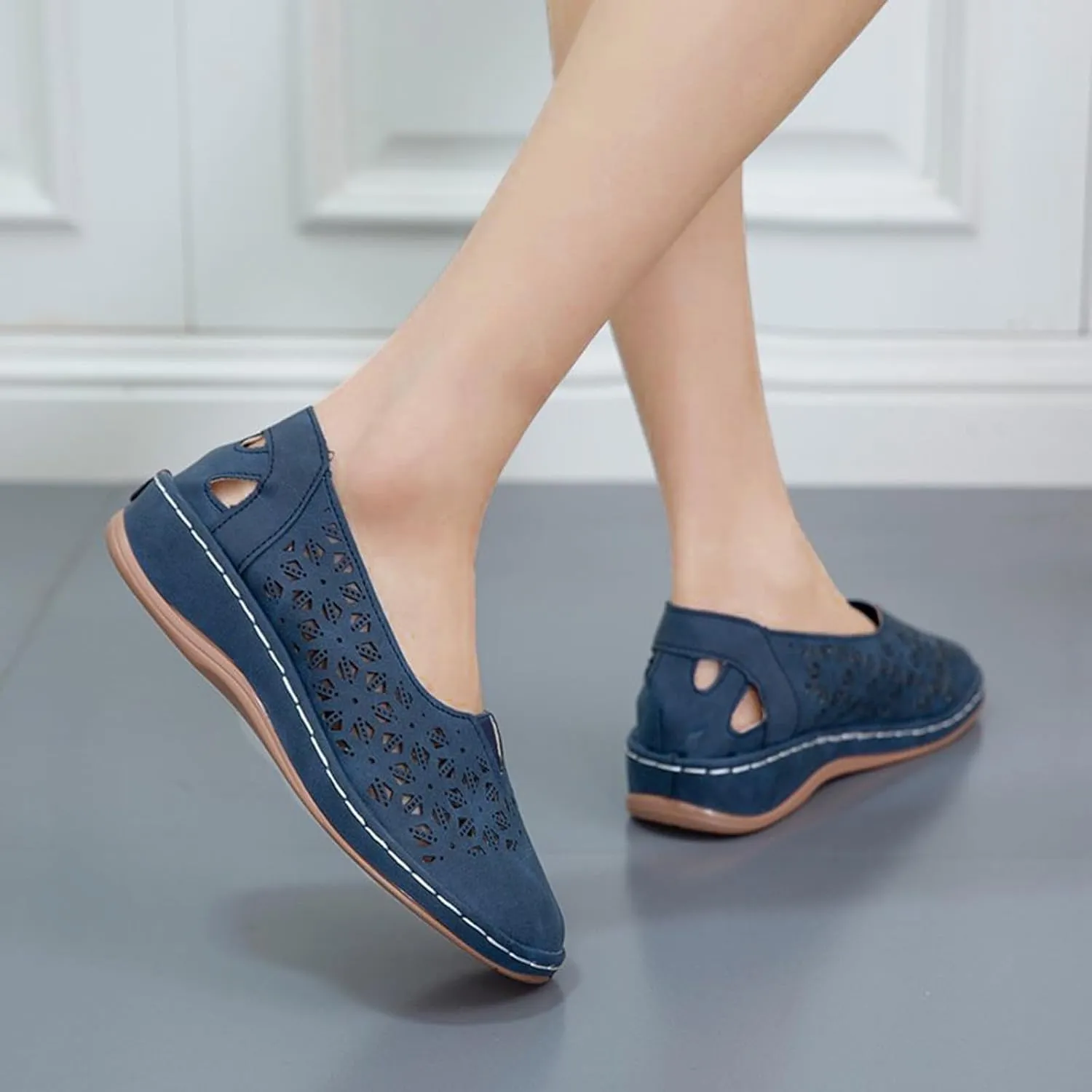 Womens Flat Sandals Slip on Platform Wedge Sandals Hollow Out Breathable Loafers, Wide Closed Toe Flat Wedges Non-Slip Orthopedic Shoes Beach Outdoor Walking Slippers