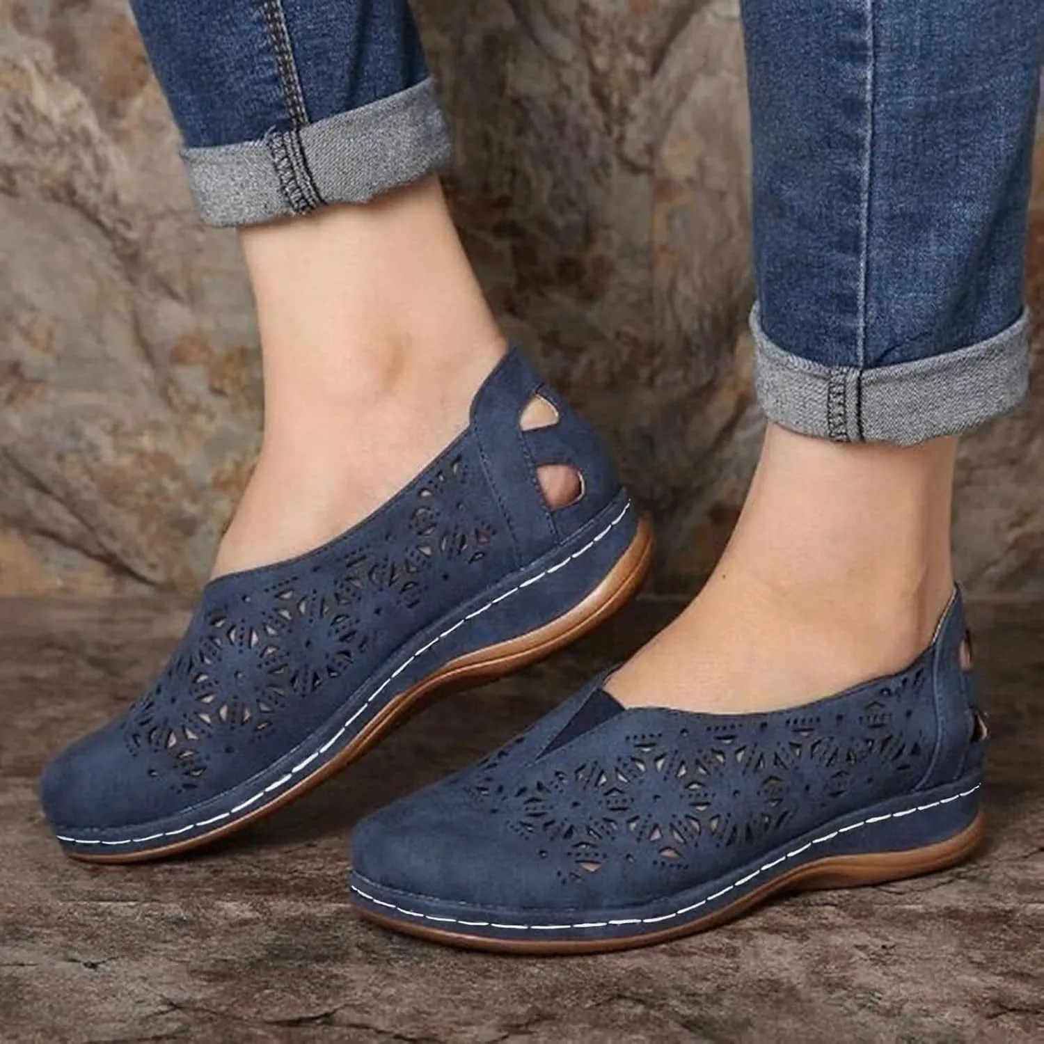 Womens Flat Sandals Slip on Platform Wedge Sandals Hollow Out Breathable Loafers, Wide Closed Toe Flat Wedges Non-Slip Orthopedic Shoes Beach Outdoor Walking Slippers