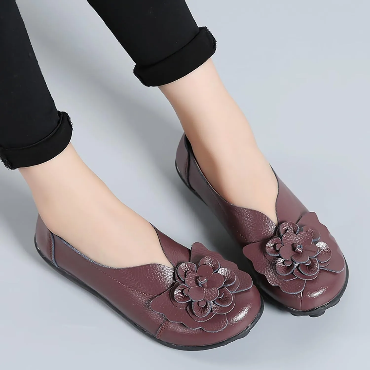 Women's Leather Loafers Comfortable Flat Shoes Slip On Round Toe Wide Width Loafers Comfortable Walking Working Driving Long Standing Fashion Soft Cushion Shoes