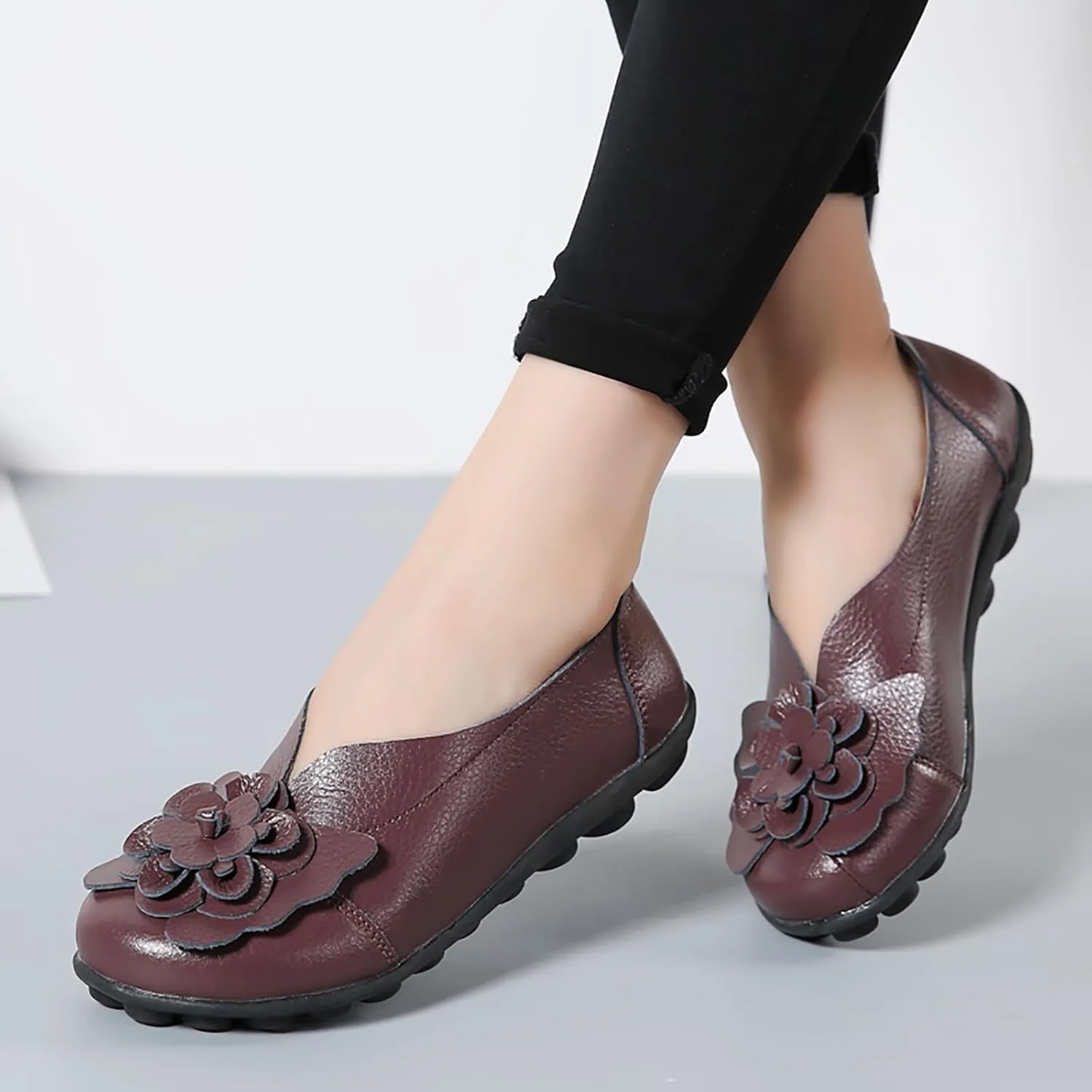 Women's Leather Loafers Comfortable Flat Shoes Slip On Round Toe Wide Width Loafers Comfortable Walking Working Driving Long Standing Fashion Soft Cushion Shoes