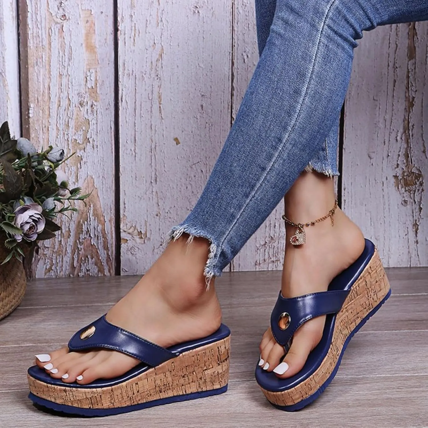 Women's Leather Platform Clip Toe Flip Flops with Arch Support Summer Anti-Slip Orthopedic Wedges Walking Sandals Beach Platform Slippers Wedge Heel Shoes Slip on Cork High Heeled 2025