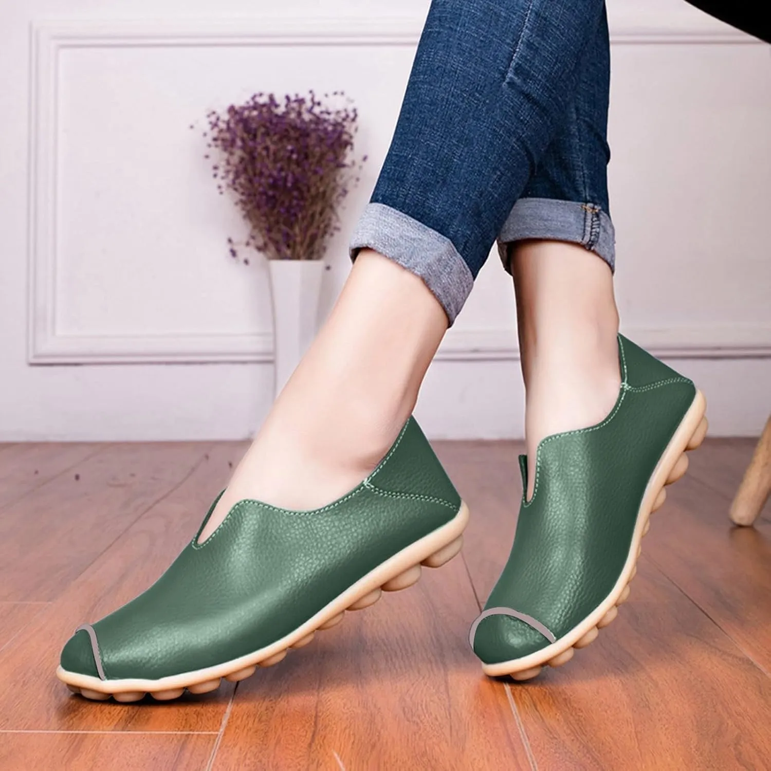 Womens Leather Shoes Casual Dressy Comfortable Loafers Summer Slip On Walking Driving Flats Lightweight Work Shoes 2025 Fashion