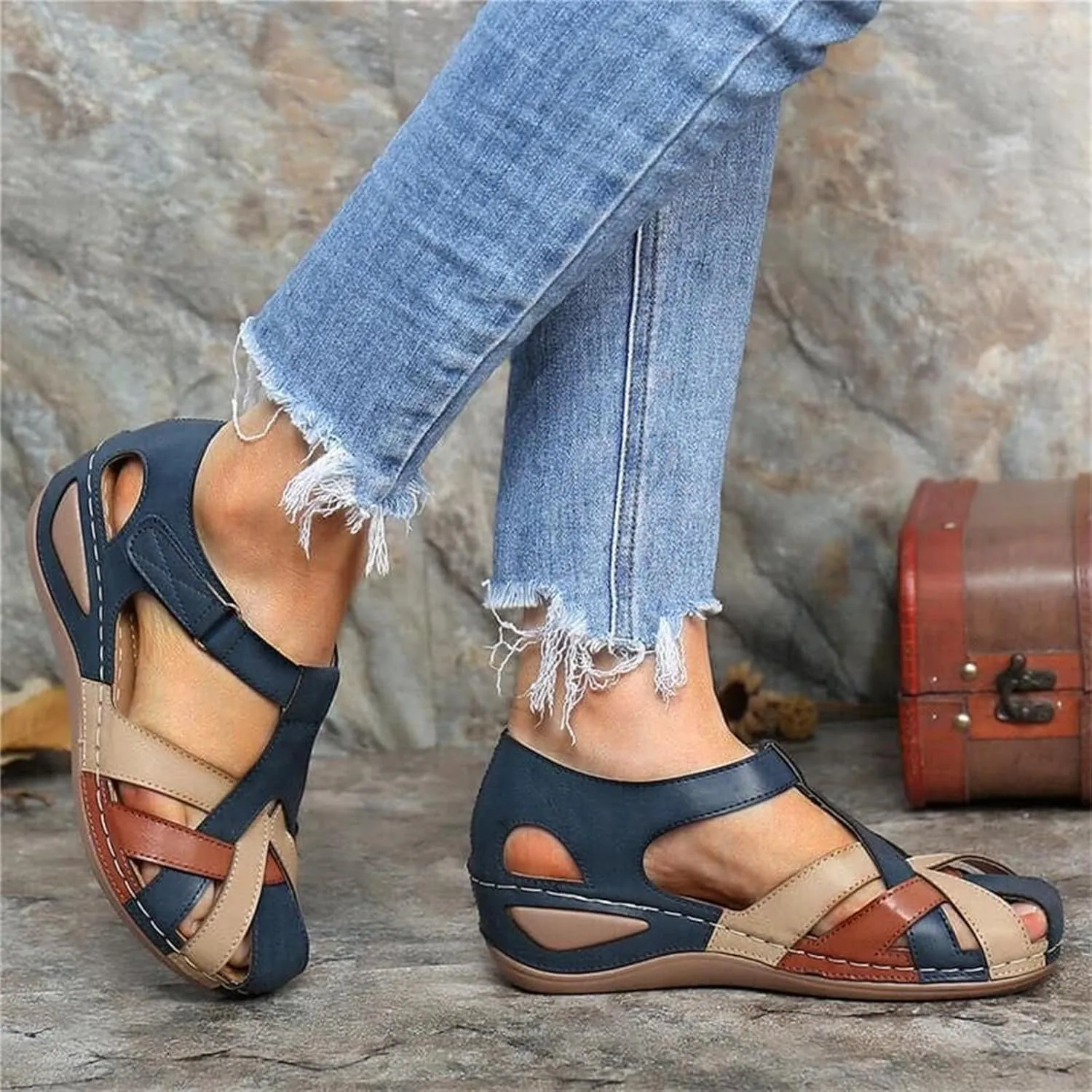 Womens Wedge Sandals Leather Closed Toe Orthopedic Sandals Fashion Cross Belt Wedge Gladiator Sandal Adjustable Ankle Strap Walking Shoes Casual Outdoor Wedges